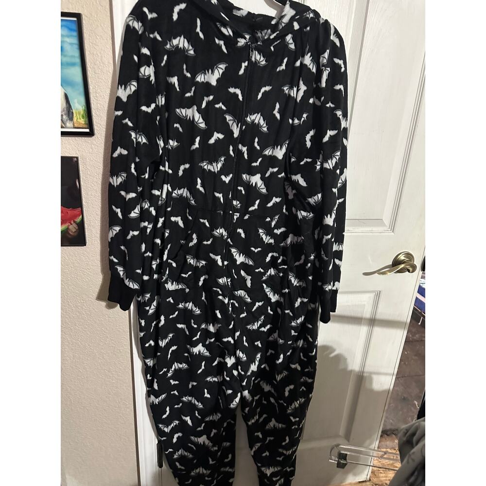 Torrid Bat One Piece Zip up Pajama Onesie Size 3/4